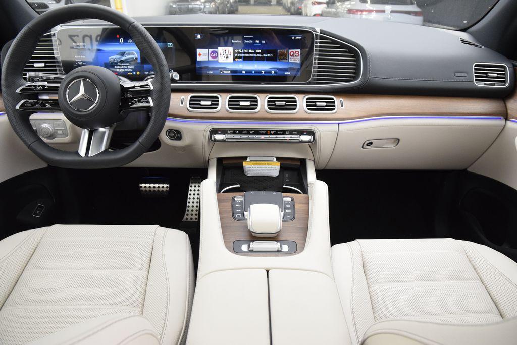 new 2025 Mercedes-Benz GLS 580 car, priced at $117,245