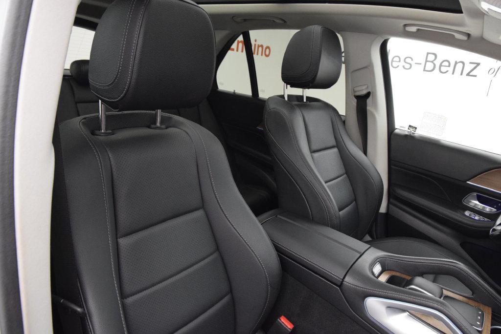 Mercedes-Benz GLE view 17