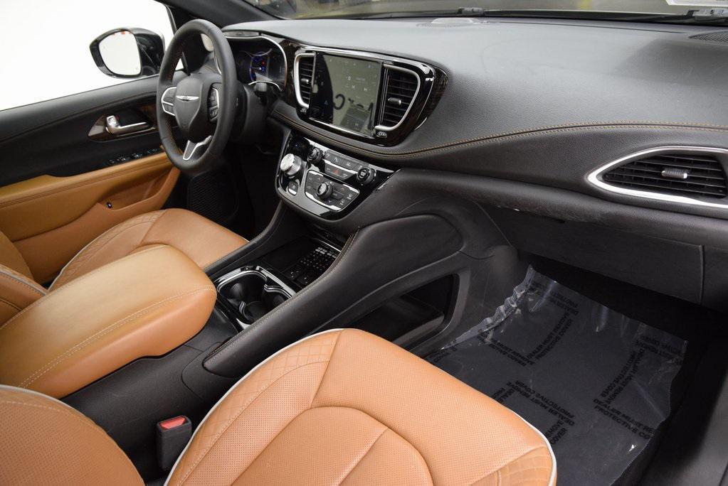 used 2023 Chrysler Pacifica car, priced at $37,998