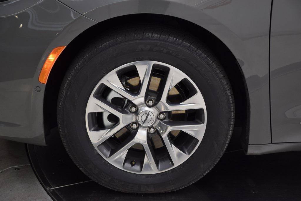 used 2023 Chrysler Pacifica car, priced at $37,998