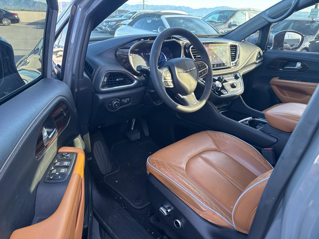 used 2023 Chrysler Pacifica car, priced at $39,998