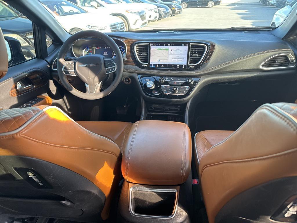 used 2023 Chrysler Pacifica car, priced at $39,998