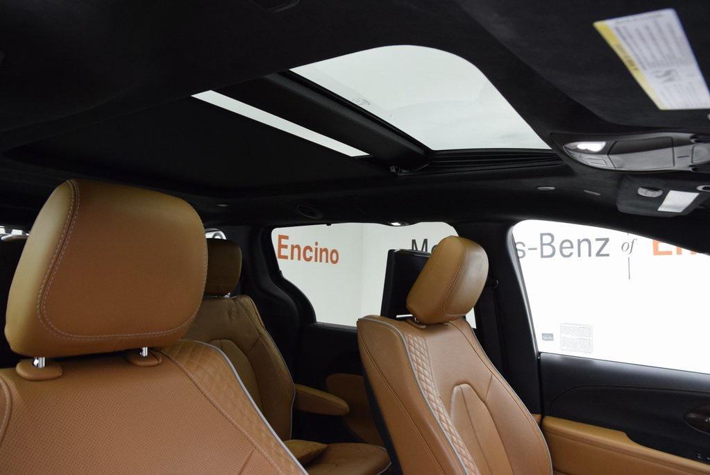 used 2023 Chrysler Pacifica car, priced at $37,998