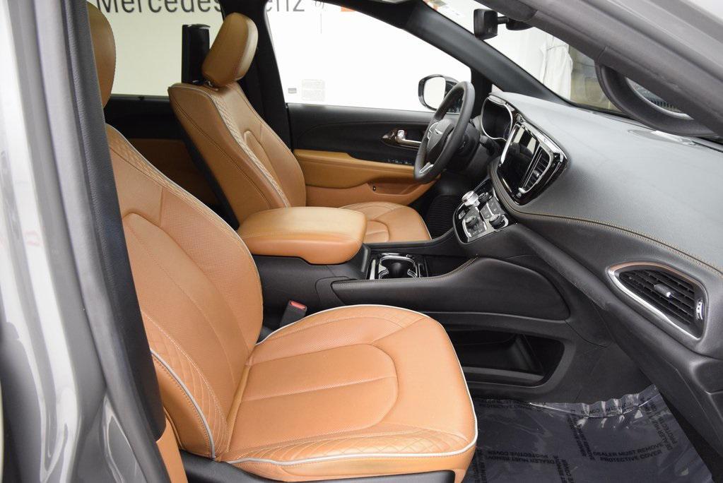 used 2023 Chrysler Pacifica car, priced at $37,998