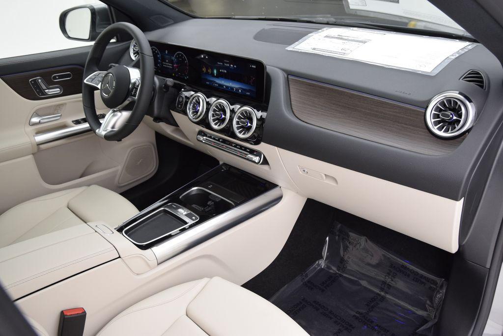 new 2026 Mercedes-Benz GLA 250 car, priced at $48,025