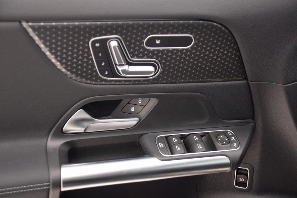 new 2026 Mercedes-Benz GLA 250 car, priced at $43,250