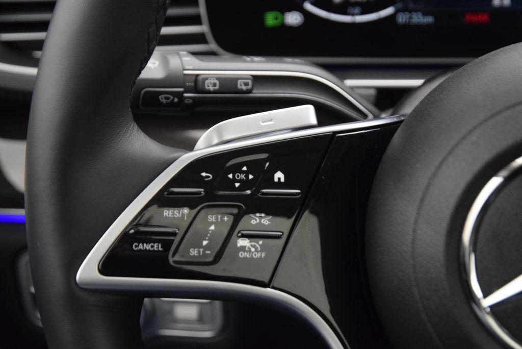 Mercedes-Benz GLS view 25