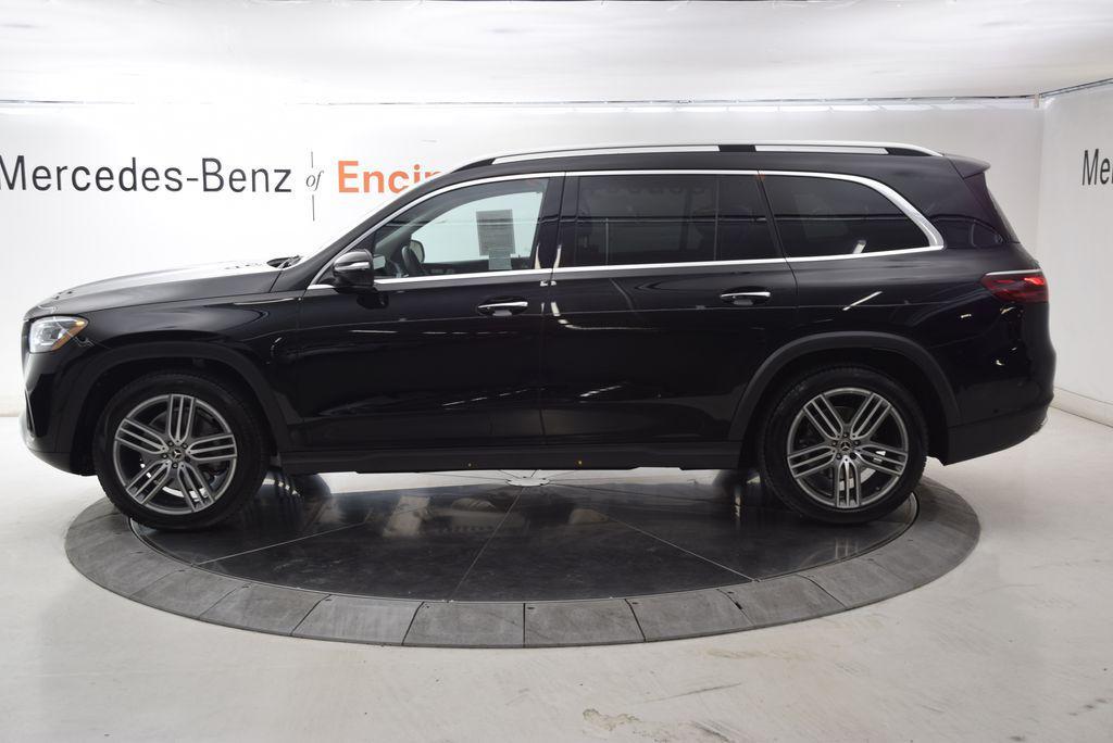 Mercedes-Benz GLS view 3