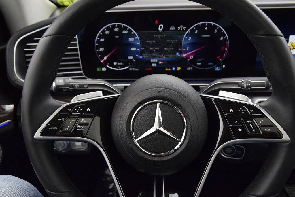 Mercedes-Benz GLS view 24