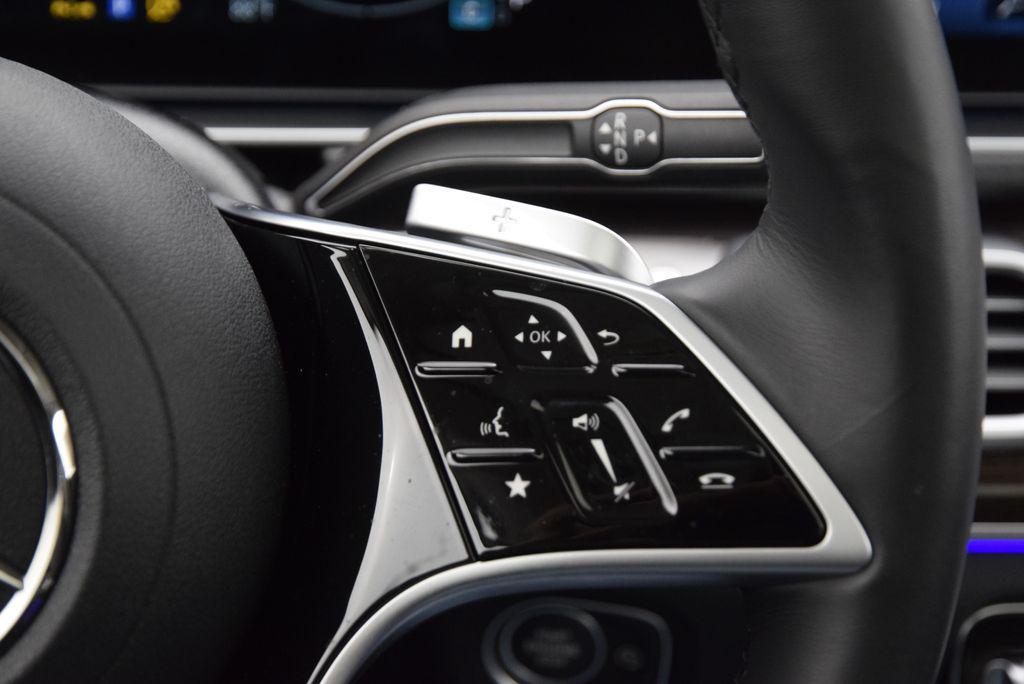 Mercedes-Benz GLS view 26