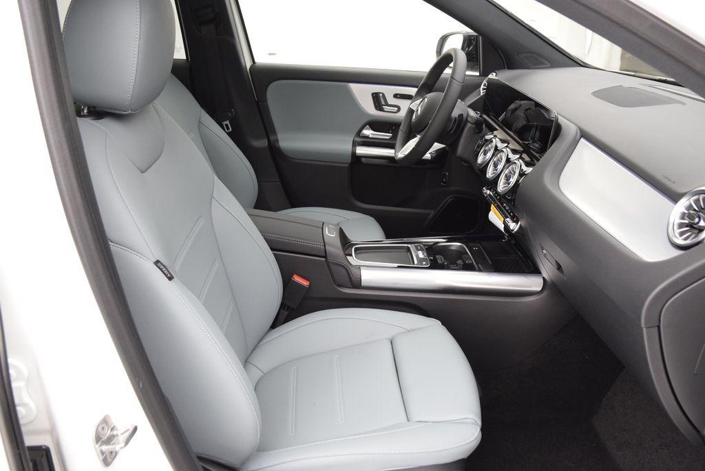 new 2026 Mercedes-Benz GLA 250 car, priced at $48,695