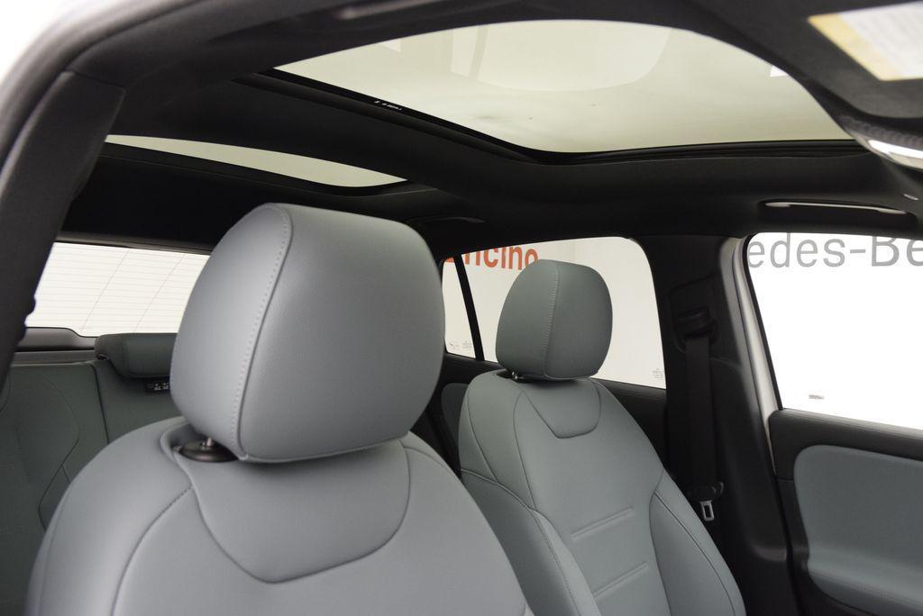 new 2026 Mercedes-Benz GLA 250 car, priced at $48,695