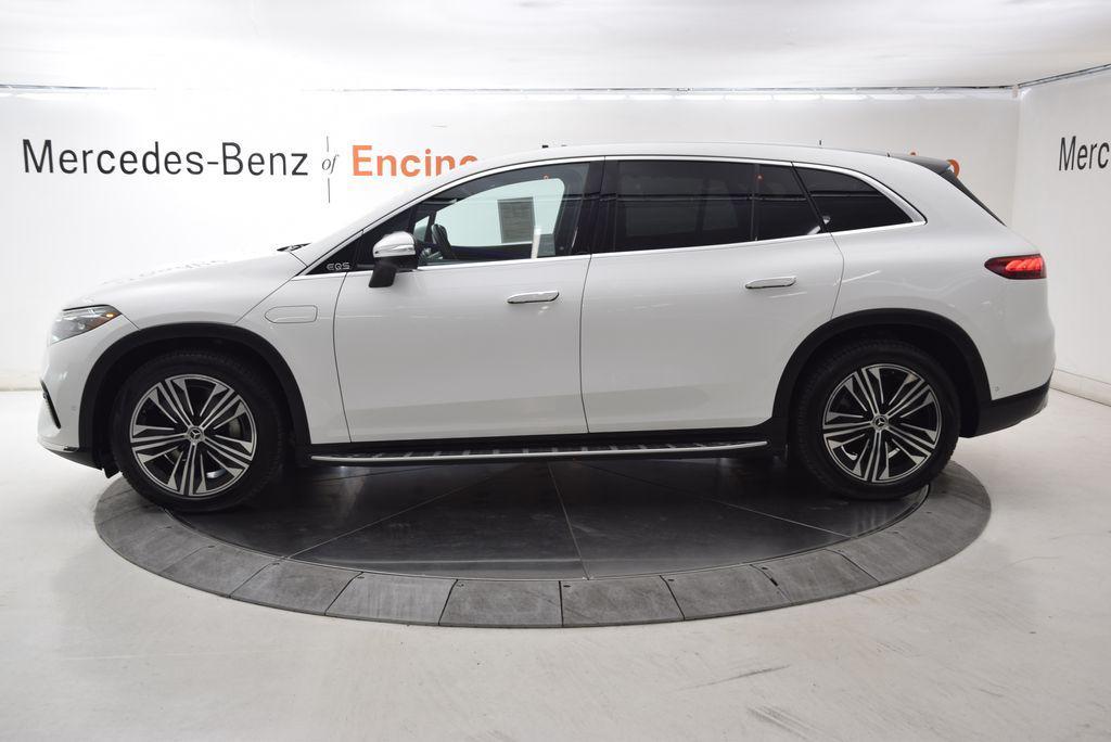 Mercedes-Benz EQS view 3