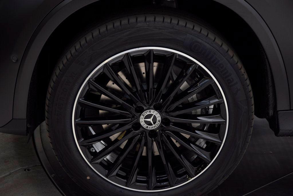 new 2026 Mercedes-Benz GLC 300 car, priced at $60,150