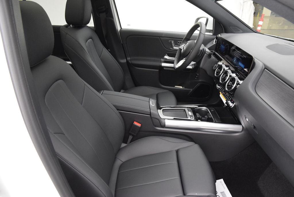 new 2026 Mercedes-Benz GLA 250 car, priced at $45,565