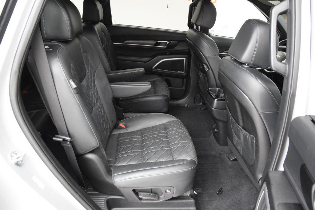 used 2024 Kia Telluride car, priced at $39,879