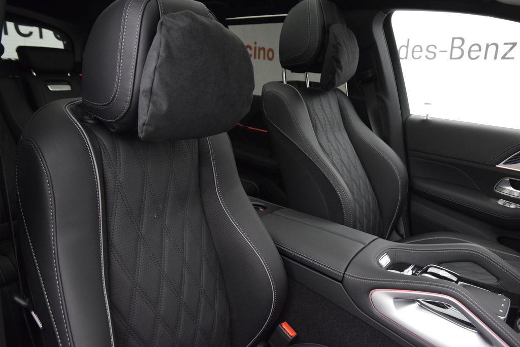 new 2026 Mercedes-Benz Maybach GLS 600 car, priced at $192,555