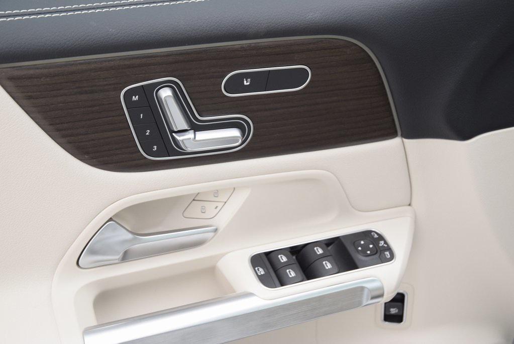 new 2026 Mercedes-Benz GLB 250 car, priced at $49,915