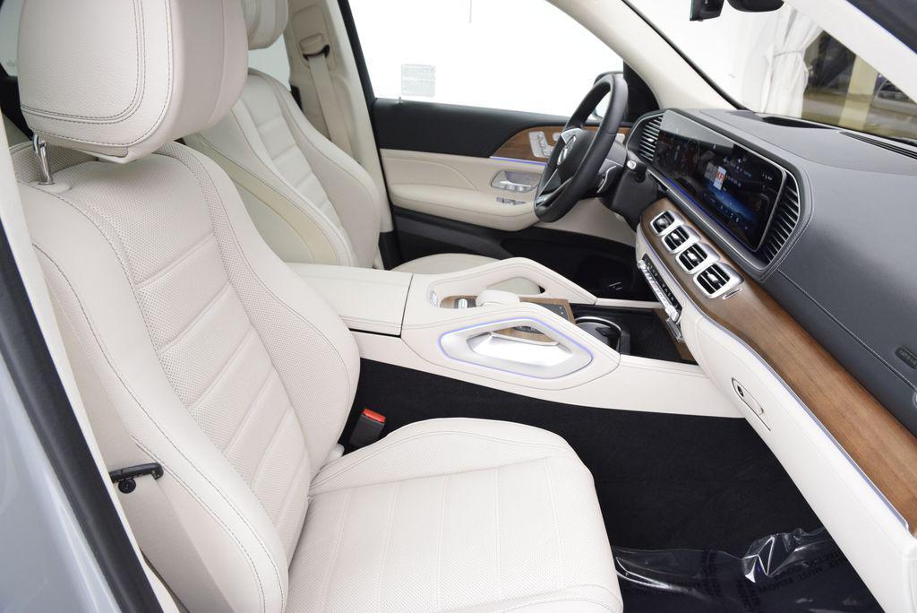 used 2024 Mercedes-Benz GLE 580 car, priced at $77,998