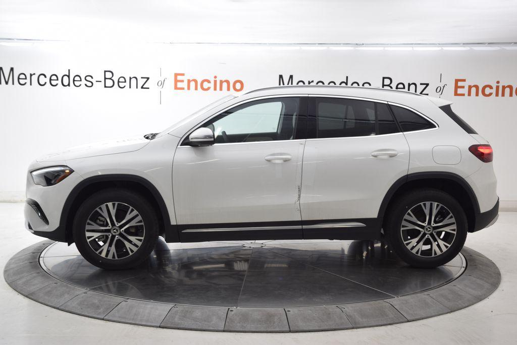 new 2025 Mercedes-Benz GLA 250 car, priced at $44,450