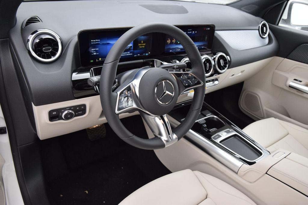 new 2025 Mercedes-Benz GLA 250 car, priced at $44,450