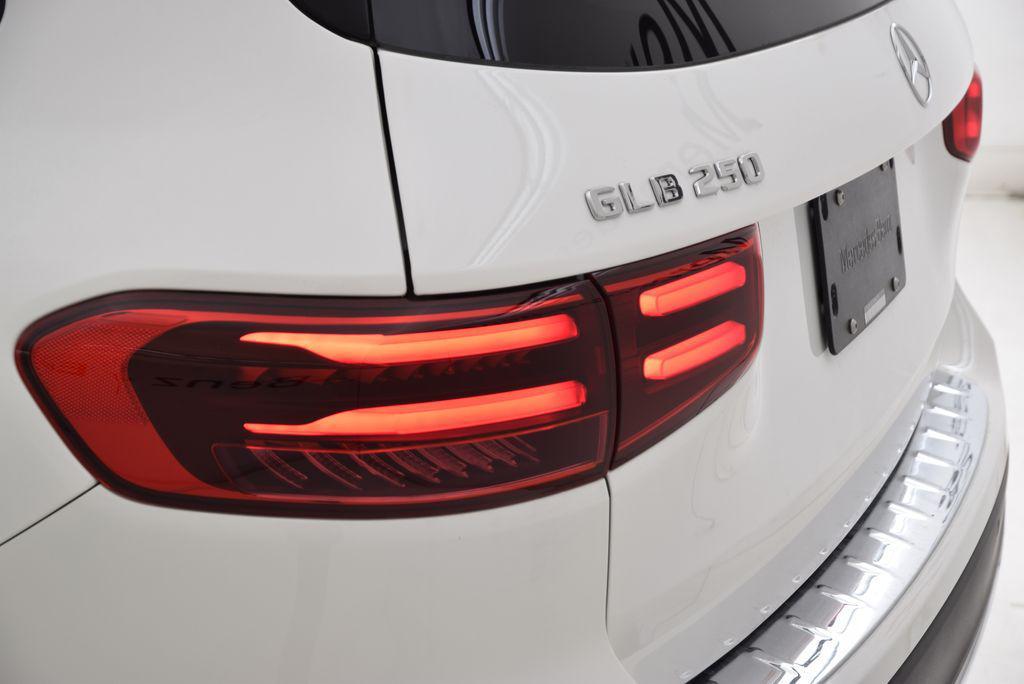 new 2026 Mercedes-Benz GLB 250 car, priced at $46,685