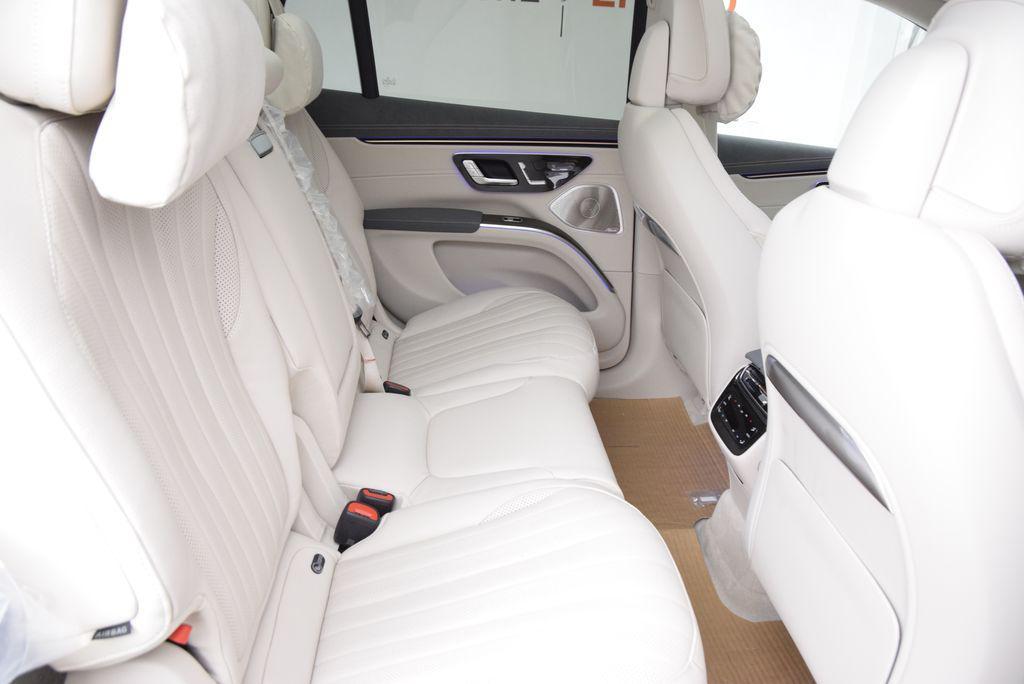 new 2026 Mercedes-Benz EQS 400 car, priced at $102,370