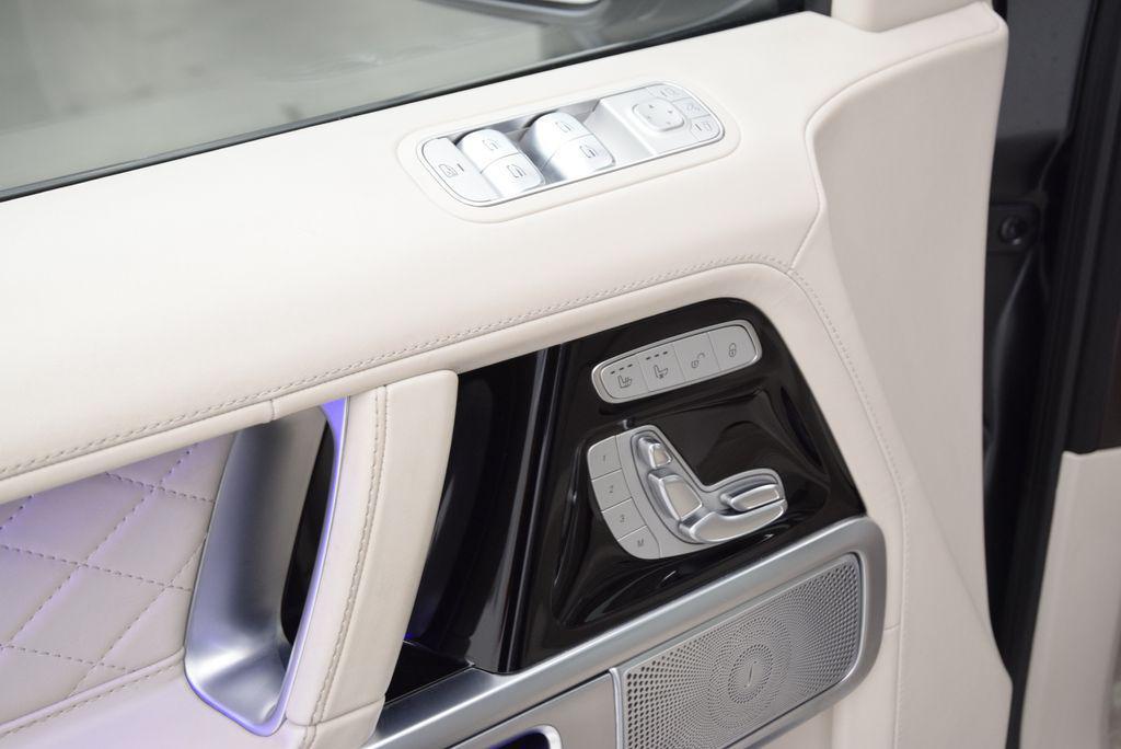 Mercedes-Benz G-Class view 21