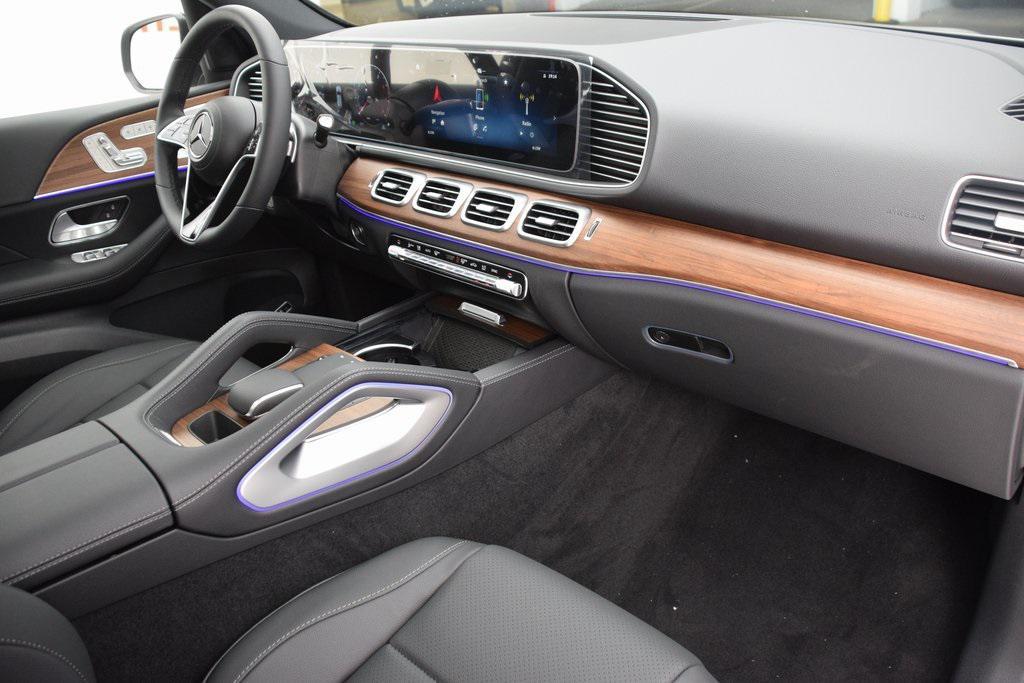 new 2025 Mercedes-Benz GLE 450 car, priced at $84,530
