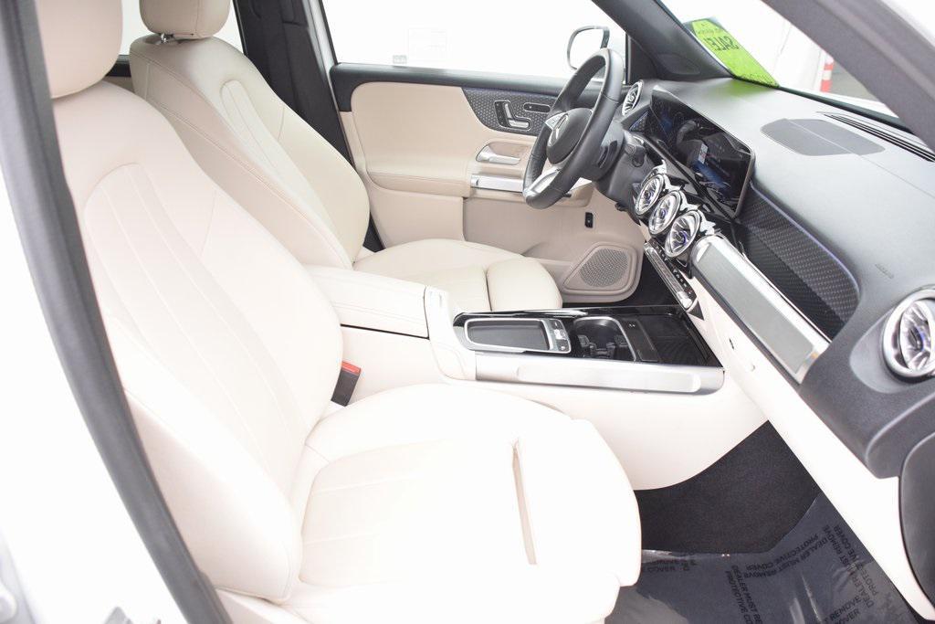 used 2025 Mercedes-Benz GLB 250 car, priced at $40,997