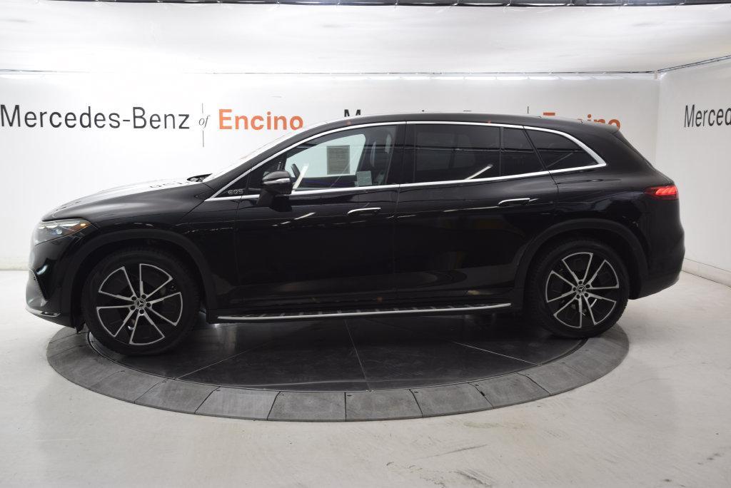 Mercedes-Benz EQS view 3