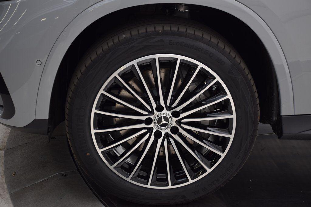 new 2026 Mercedes-Benz GLC 300 car, priced at $58,350