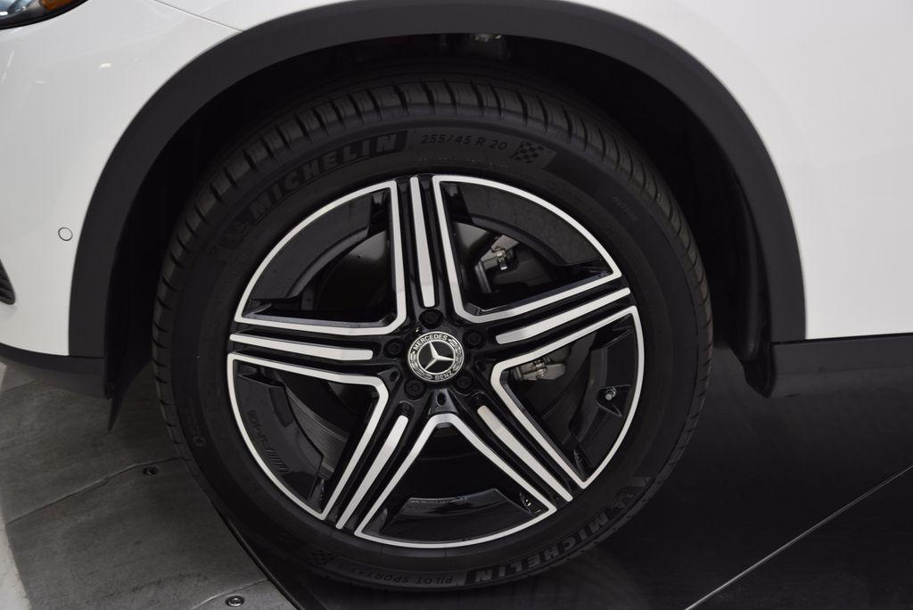 used 2026 Mercedes-Benz GLC 300 car, priced at $46,397