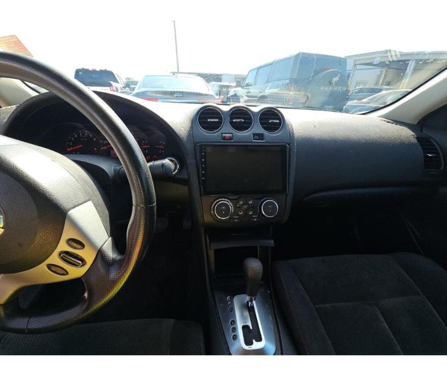 used 2009 Nissan Altima car, priced at $2,500