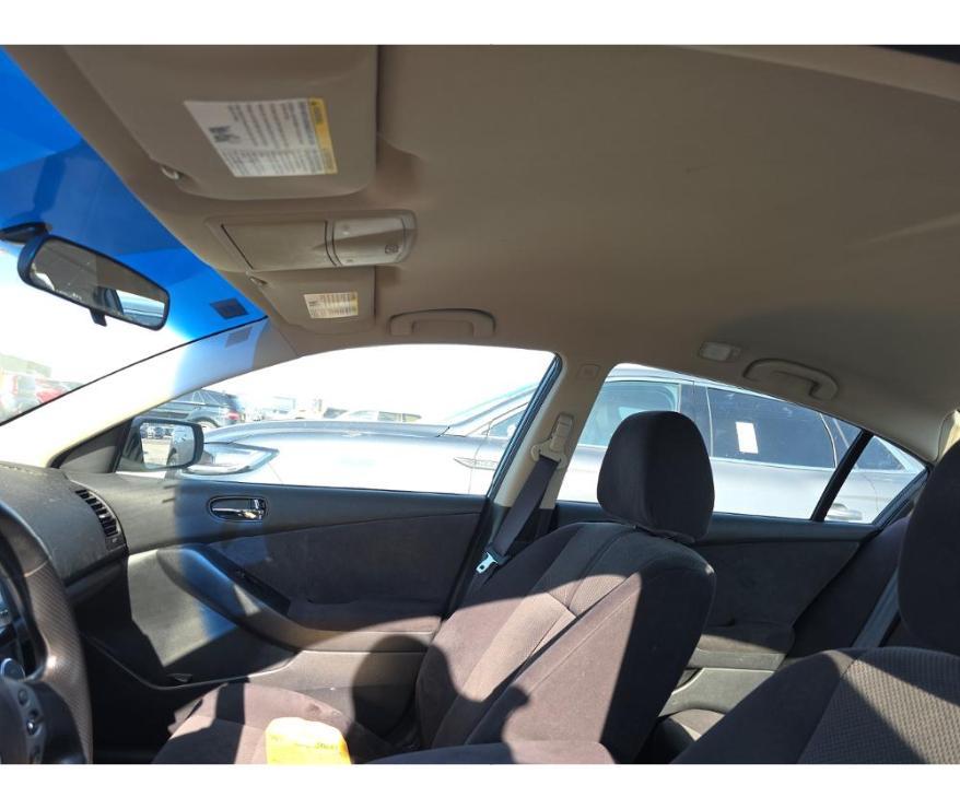 used 2009 Nissan Altima car, priced at $2,500