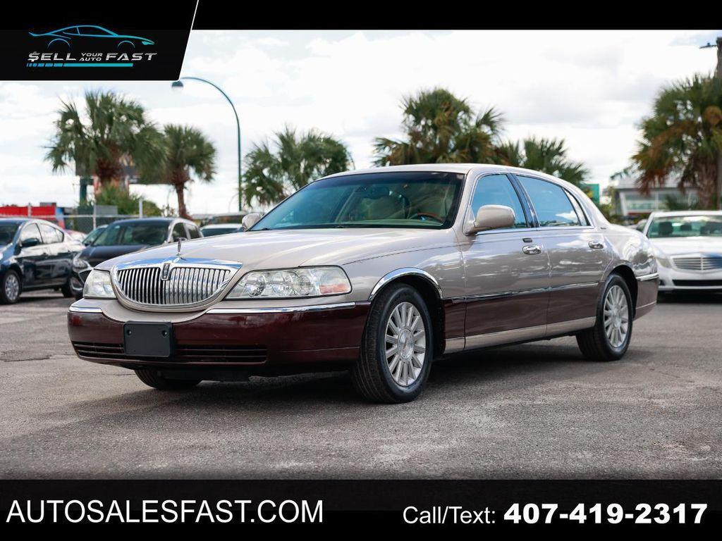 used 2003 Lincoln Town Car car, priced at $2,400