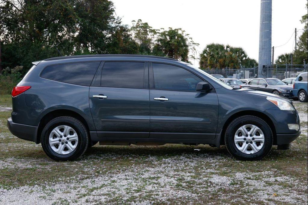 used 2011 Chevrolet Traverse car, priced at $3,900