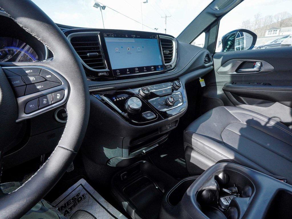 new 2026 Chrysler Pacifica car, priced at $41,193