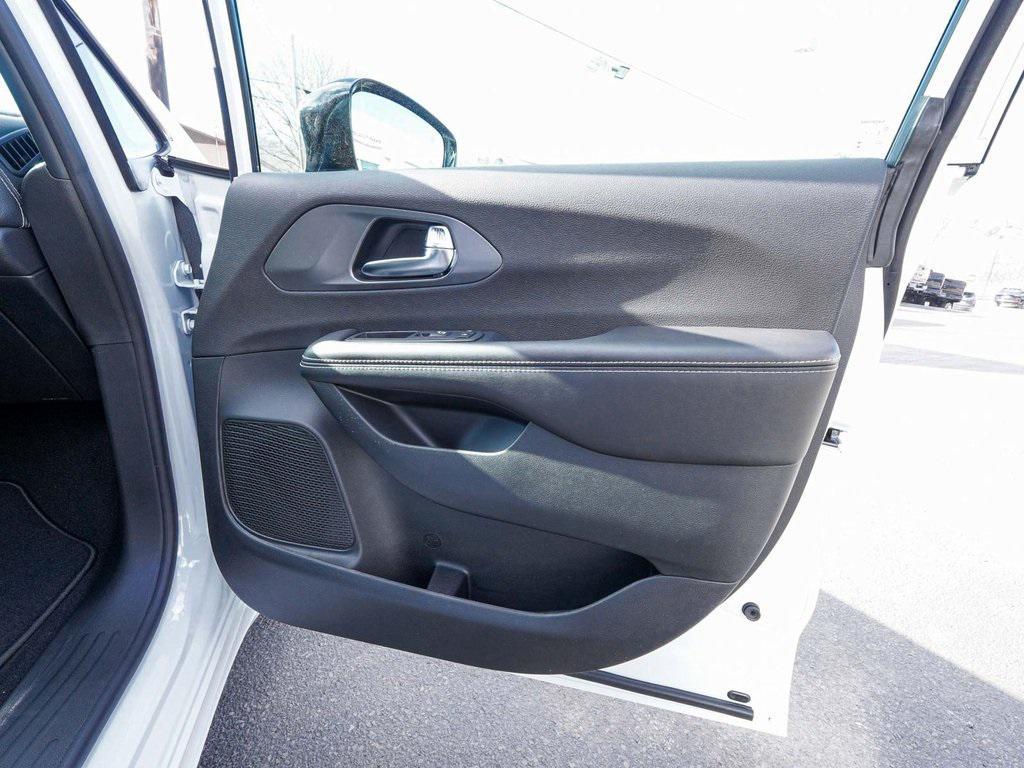 new 2026 Chrysler Pacifica car, priced at $41,177