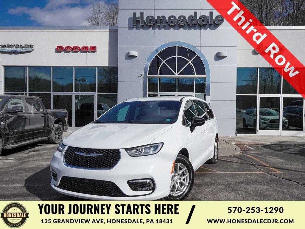 new 2026 Chrysler Pacifica car, priced at $41,177