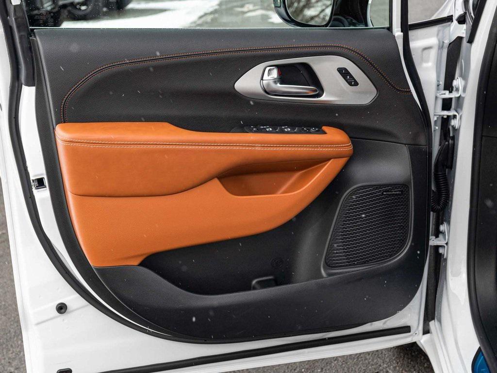 new 2026 Chrysler Pacifica car, priced at $55,327