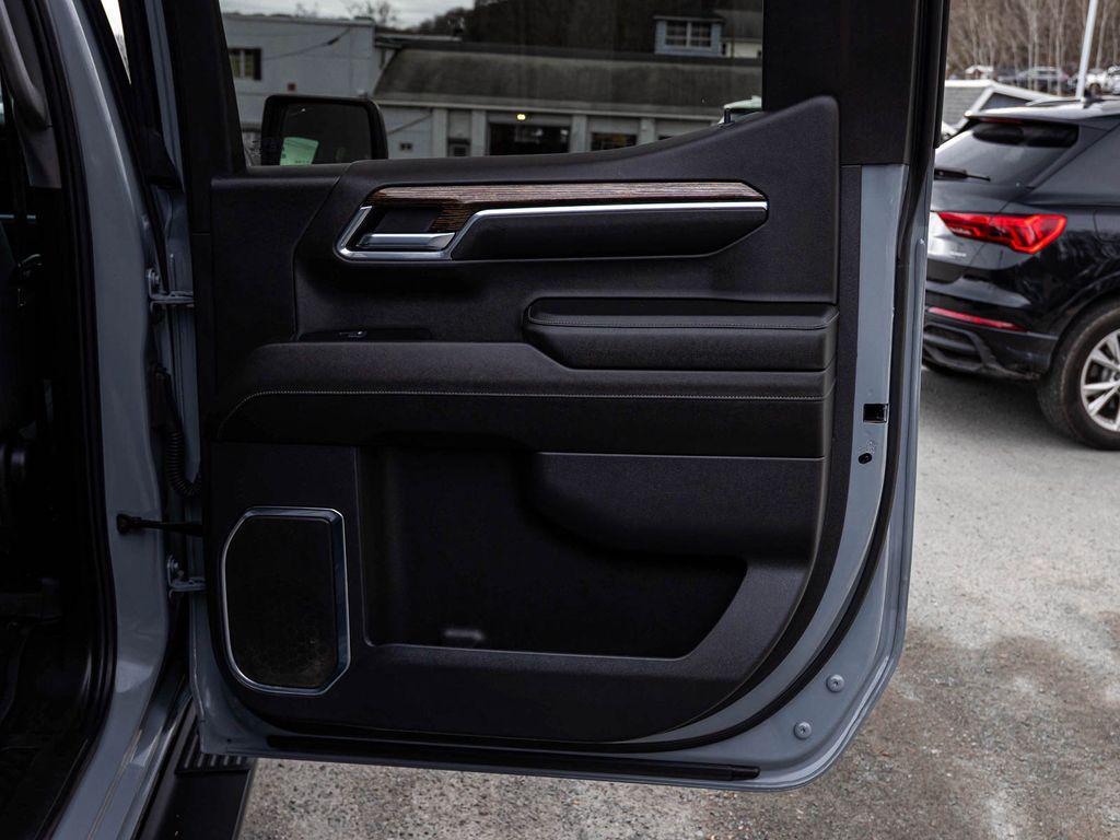 used 2024 GMC Sierra 1500 car, priced at $42,450