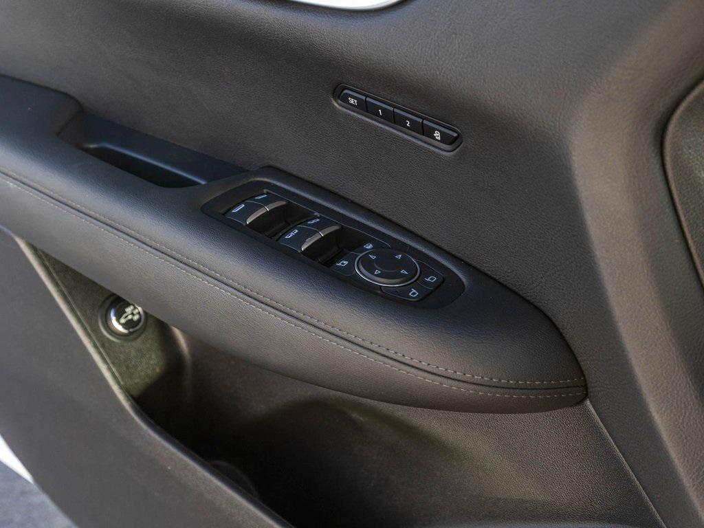 used 2024 Cadillac XT6 car, priced at $33,240