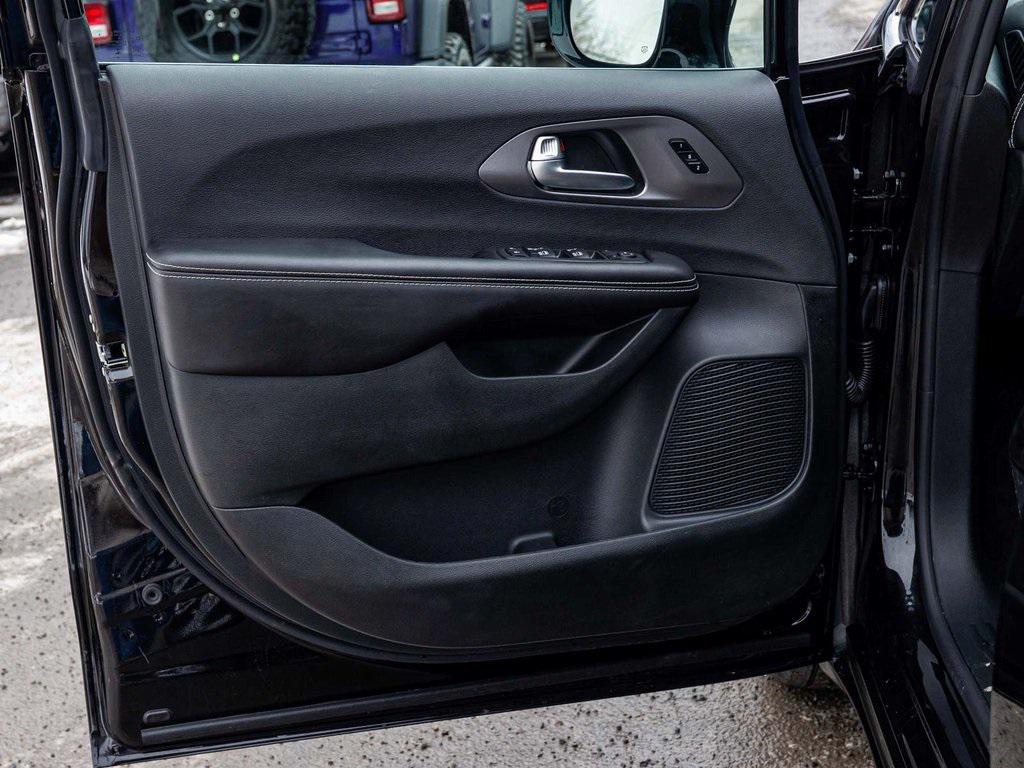 new 2026 Chrysler Pacifica car, priced at $44,352