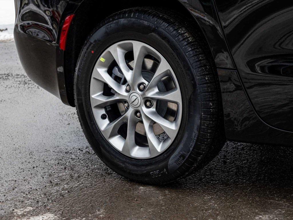 new 2026 Chrysler Pacifica car, priced at $44,352