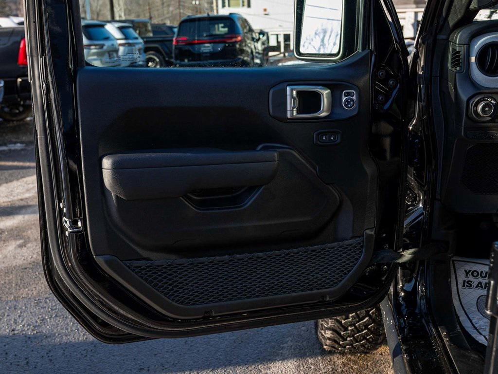 new 2025 Jeep Wrangler car, priced at $49,470