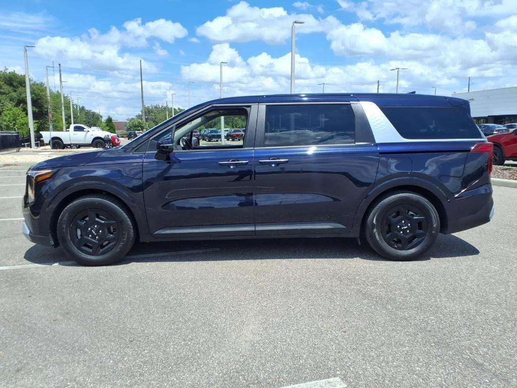 used 2025 Kia Carnival car, priced at $30,995