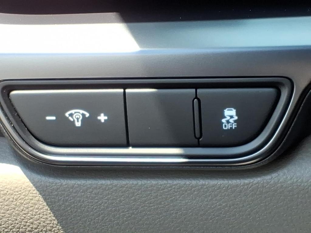used 2025 Kia Carnival car, priced at $30,995