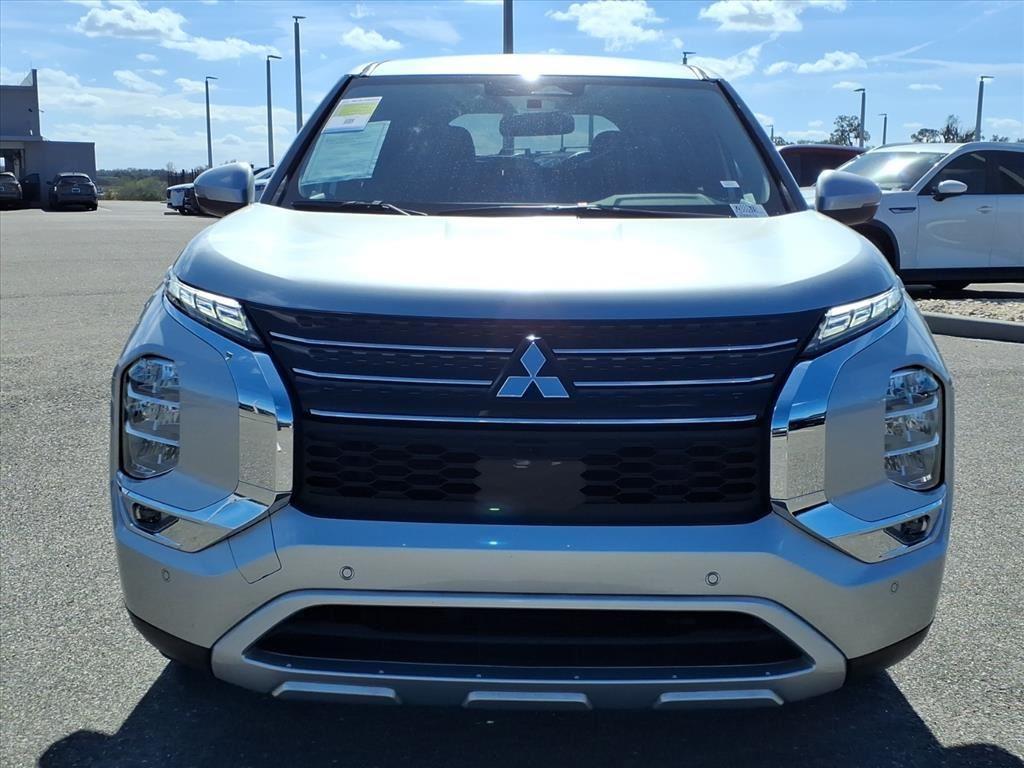used 2024 Mitsubishi Outlander car, priced at $21,995
