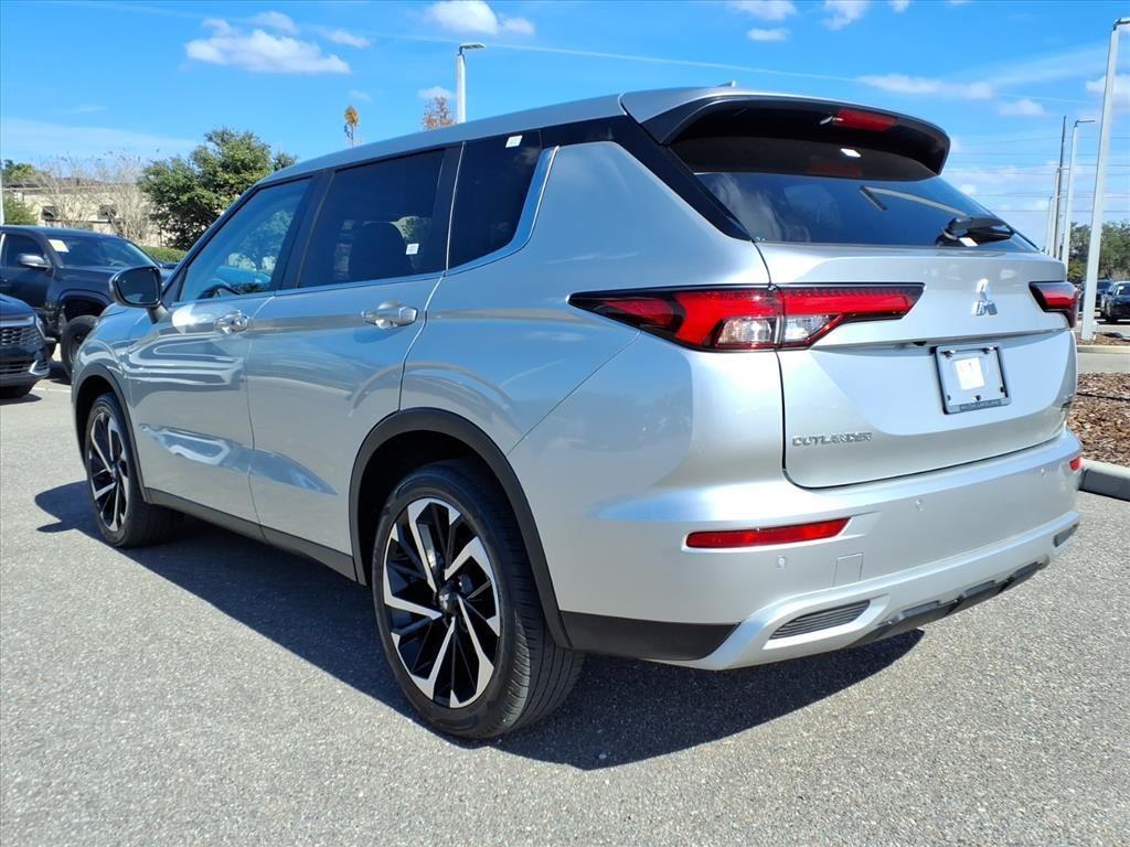 used 2024 Mitsubishi Outlander car, priced at $21,995